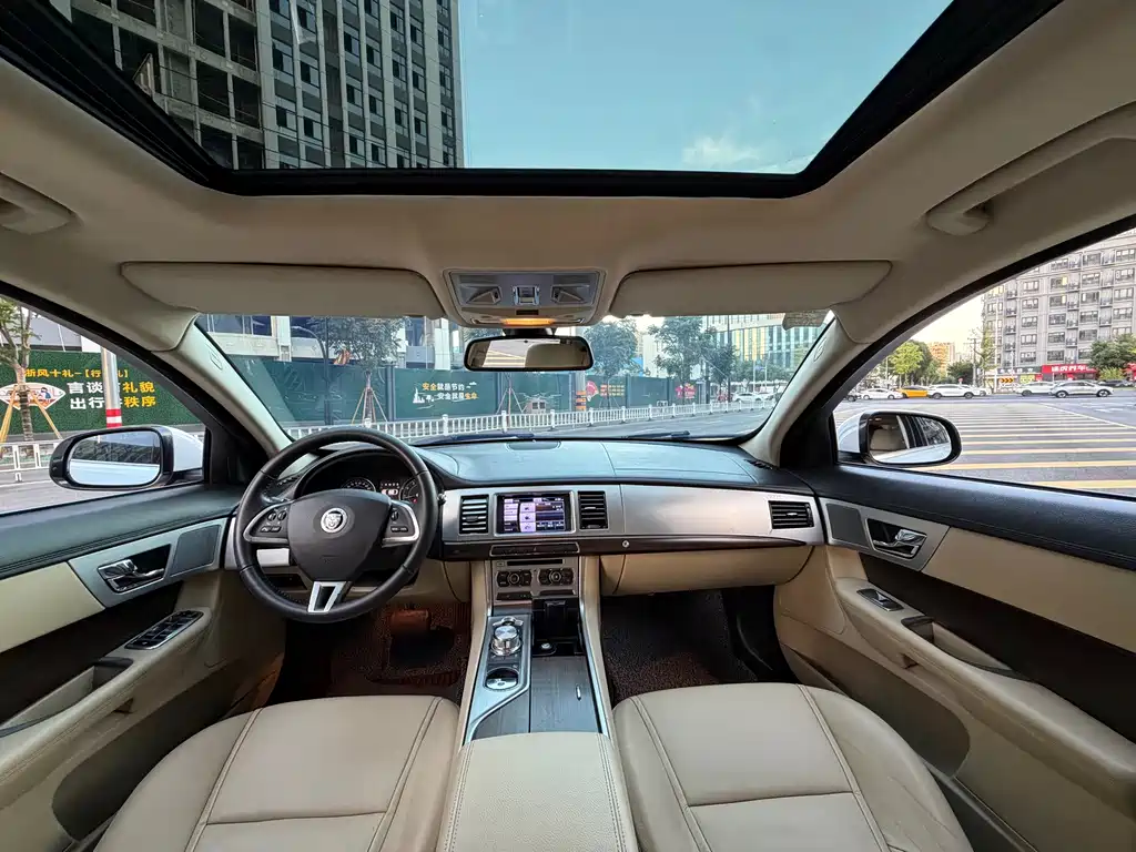 Jaguar XF — миниатюра 9