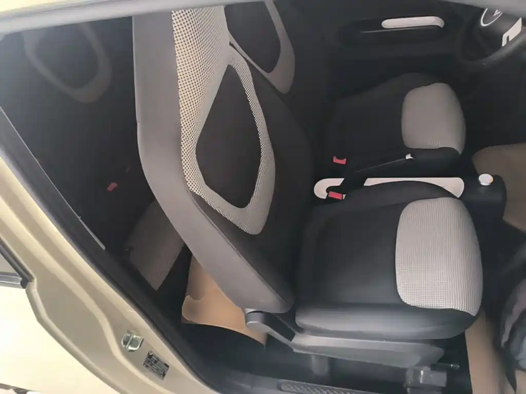 Wuling MINIEV — миниатюра 25