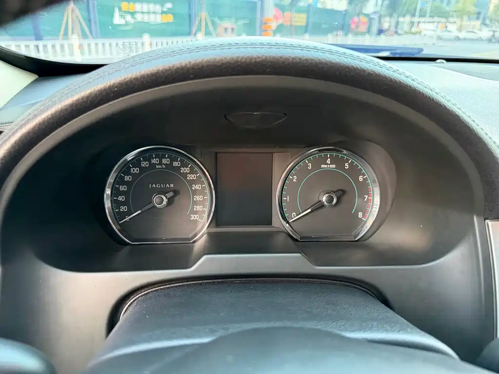 Jaguar XF — миниатюра 28