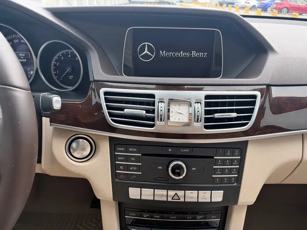 Mercedes-Benz E-Class — миниатюра 14