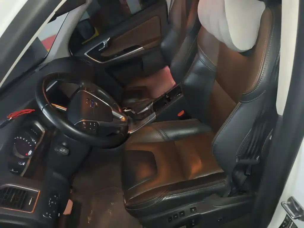 Volvo XC60 — миниатюра 11