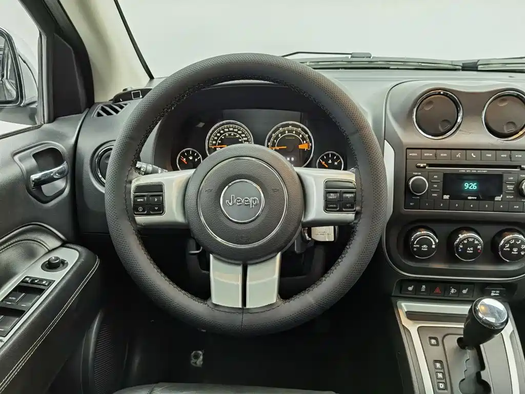 Jeep Compass (Import) — миниатюра 11