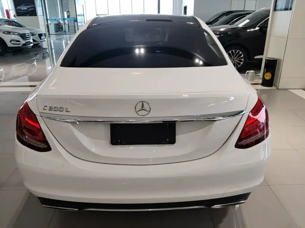Mercedes-Benz C-Class — миниатюра 6