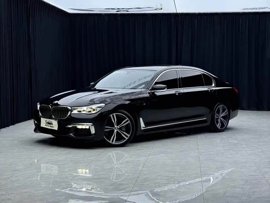 BMW 7 Series — миниатюра 3