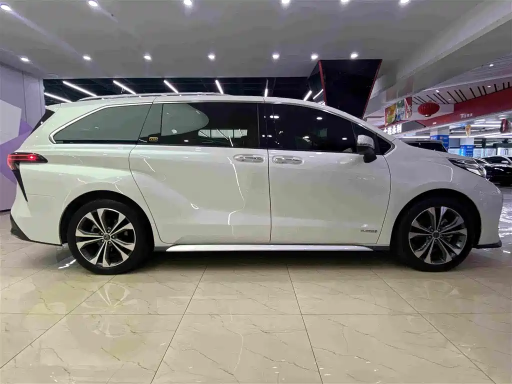 Toyota Granvia — миниатюра 14