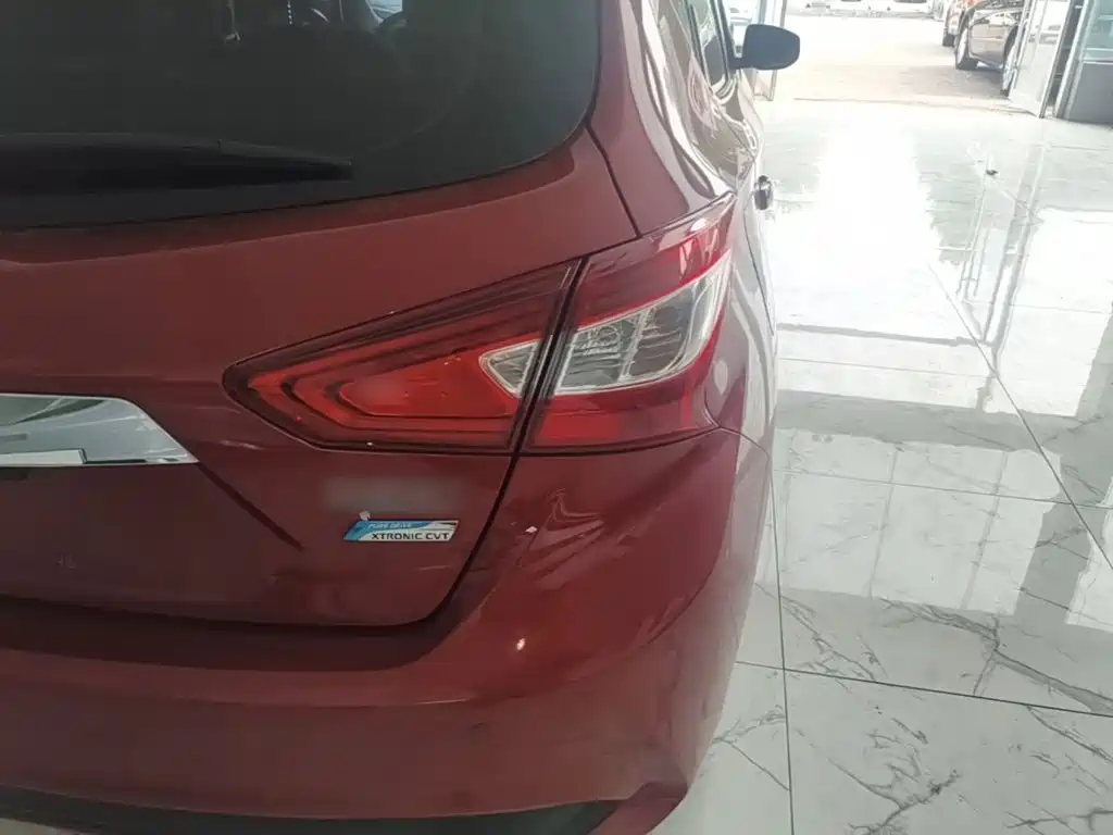 Nissan Tiida — миниатюра 8