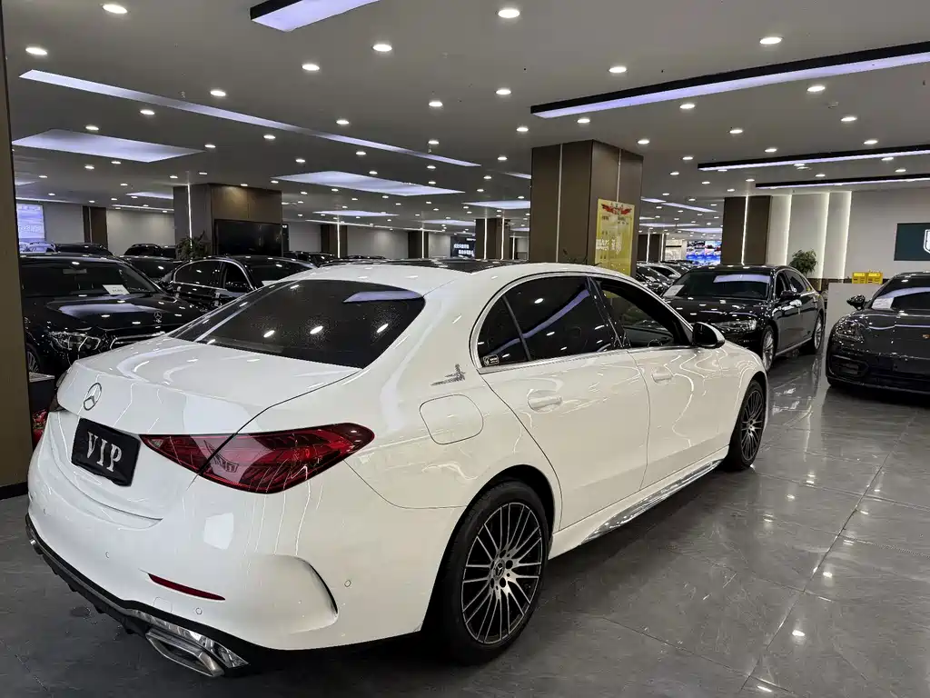Mercedes-Benz C-Class — миниатюра 10
