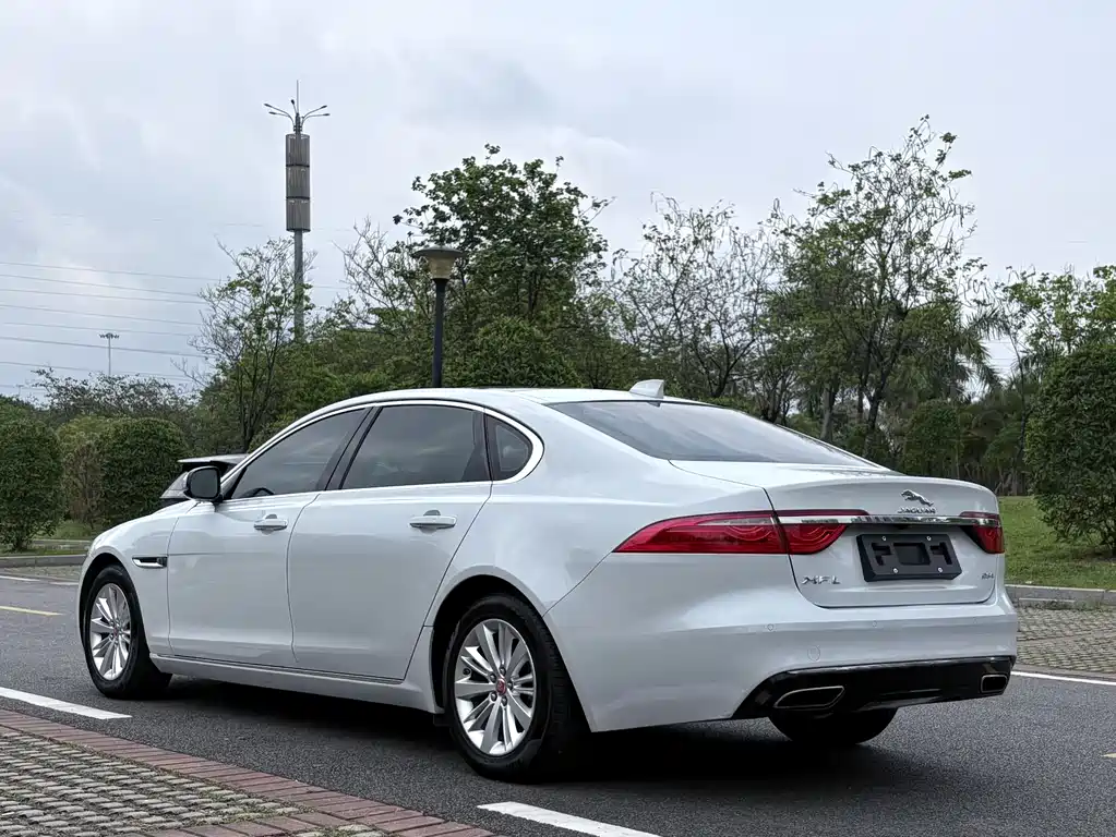 Jaguar XFL 2017 XFL 2.0T 240PS Premium