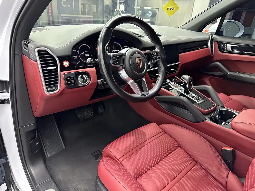 Porsche Cayenne — миниатюра 6