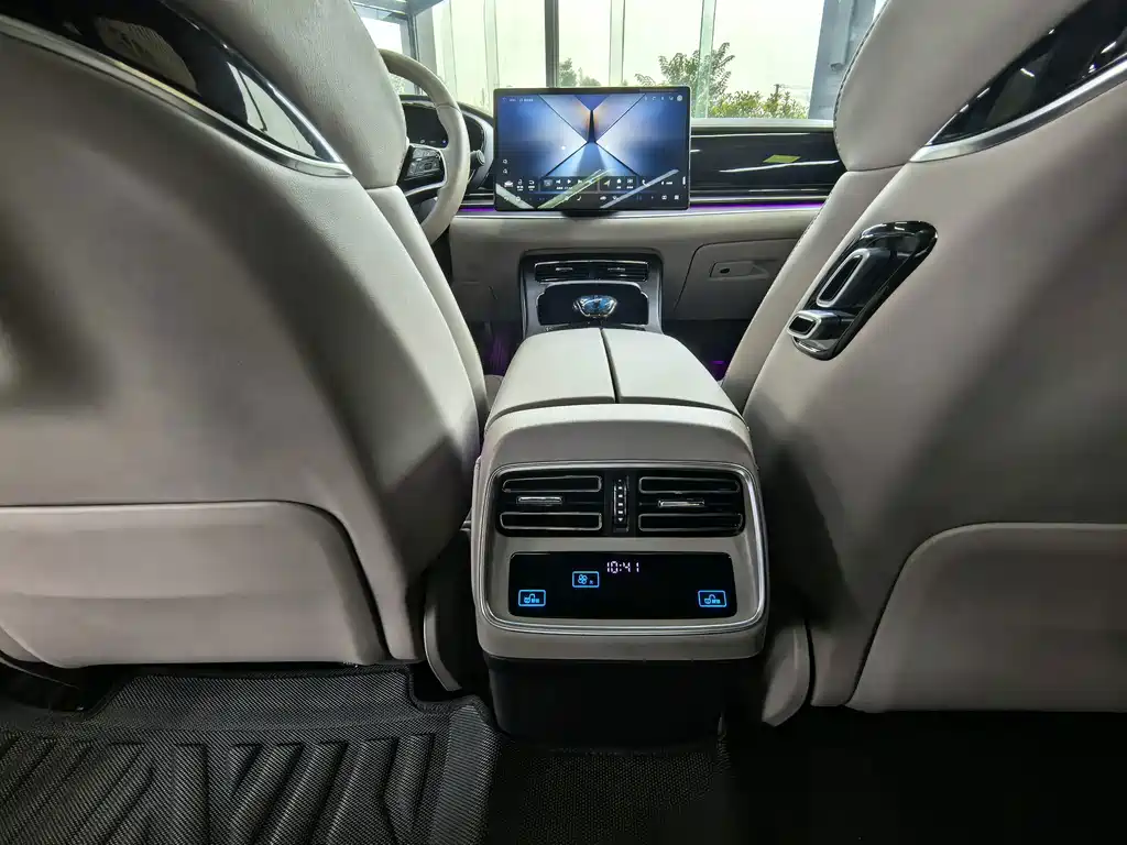 BYD Han — миниатюра 15