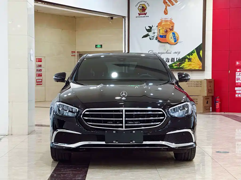 Mercedes-Benz E-Class — миниатюра 2