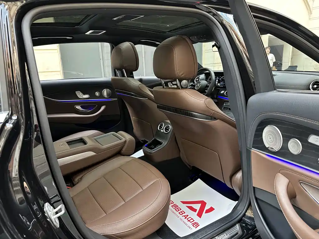 Mercedes-Benz E-Class — миниатюра 14