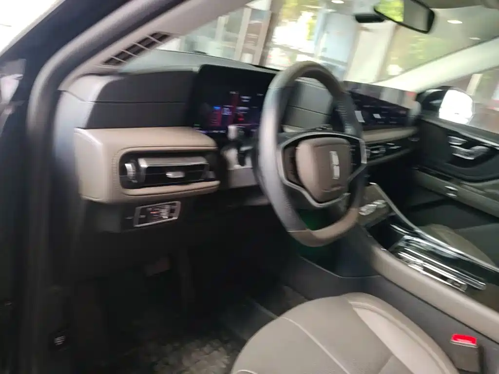 Lincoln Aviator — миниатюра 23