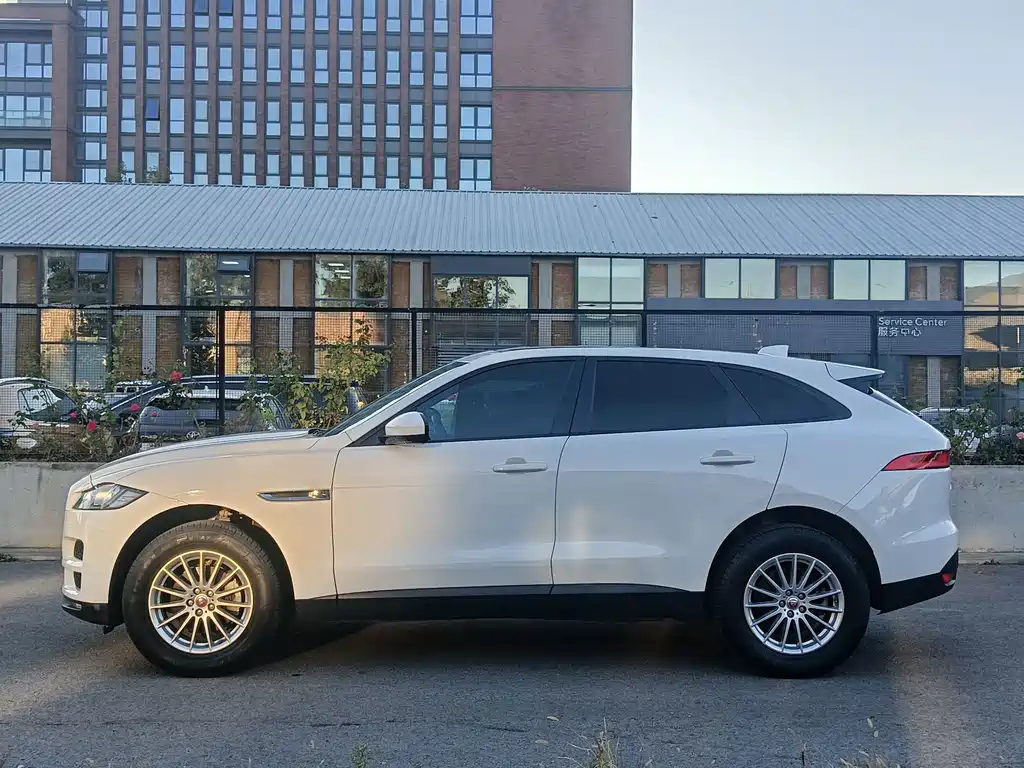 Jaguar F-PACE — миниатюра 6