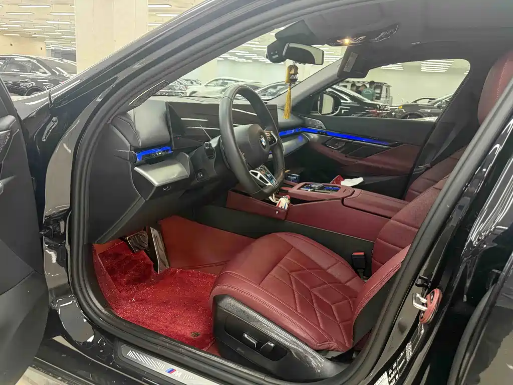BMW 5 Series — миниатюра 7