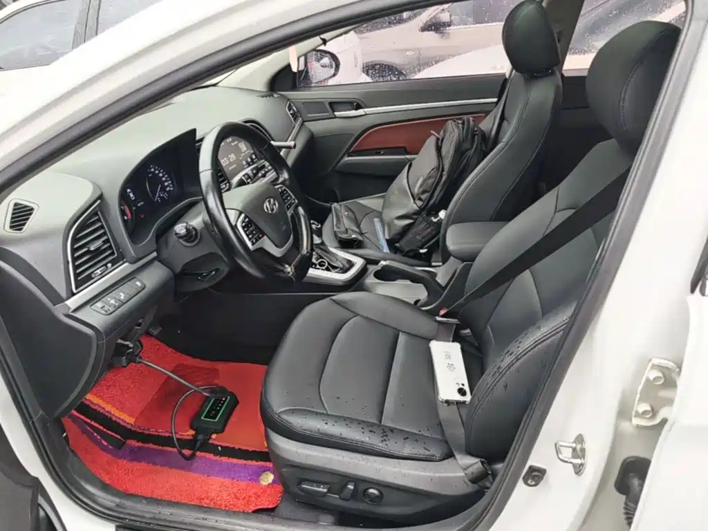 Hyundai Elantra — миниатюра 15