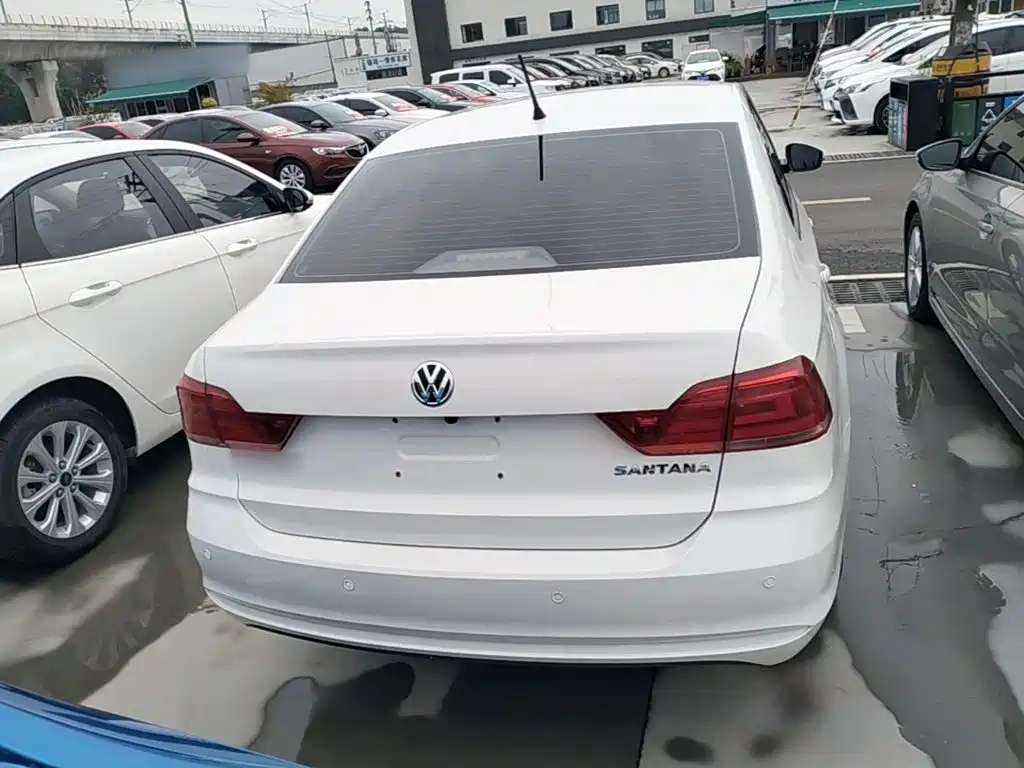 Volkswagen Santana — миниатюра 6