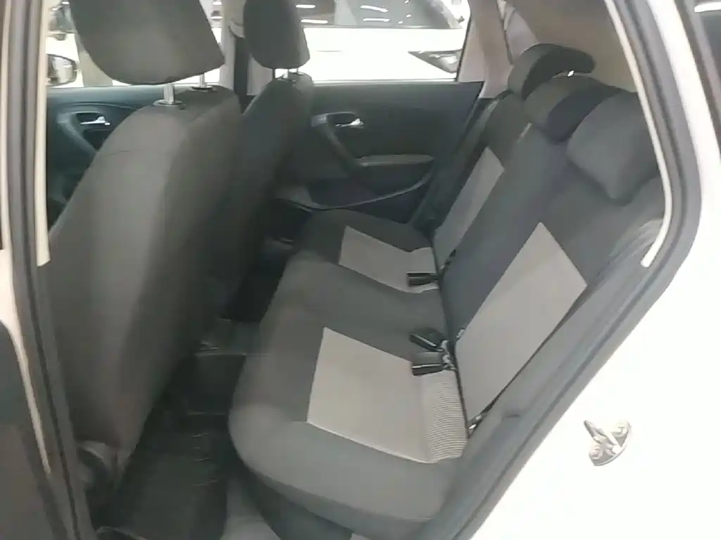 Volkswagen Polo — миниатюра 17