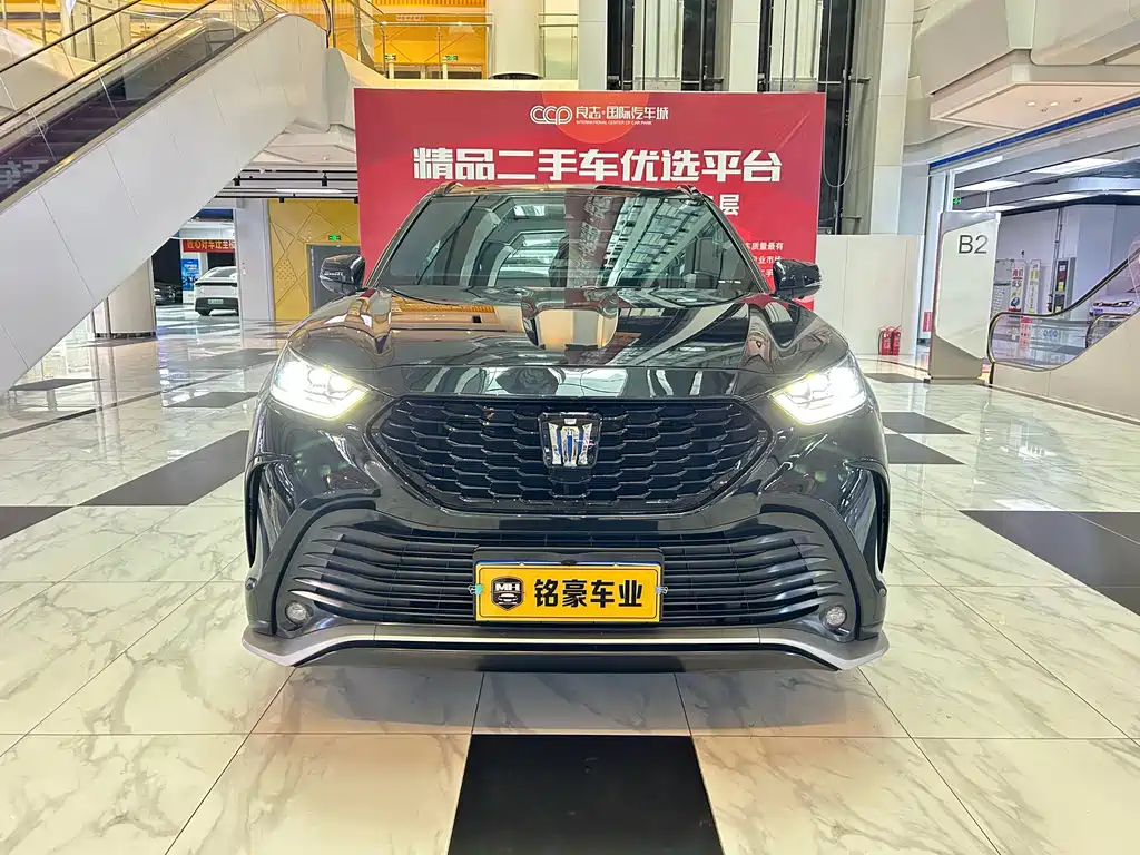 Toyota Crown Kluger — миниатюра 2