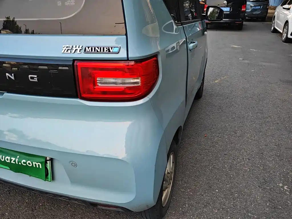 Wuling MINIEV — миниатюра 8