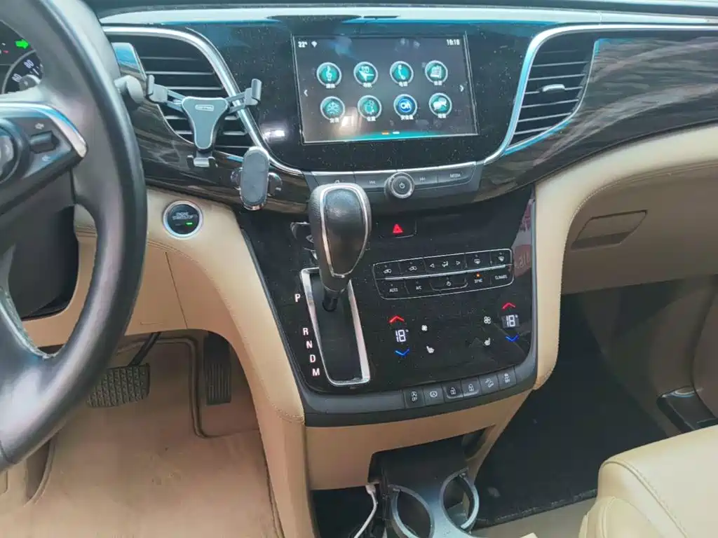 Buick GL8 — миниатюра 14
