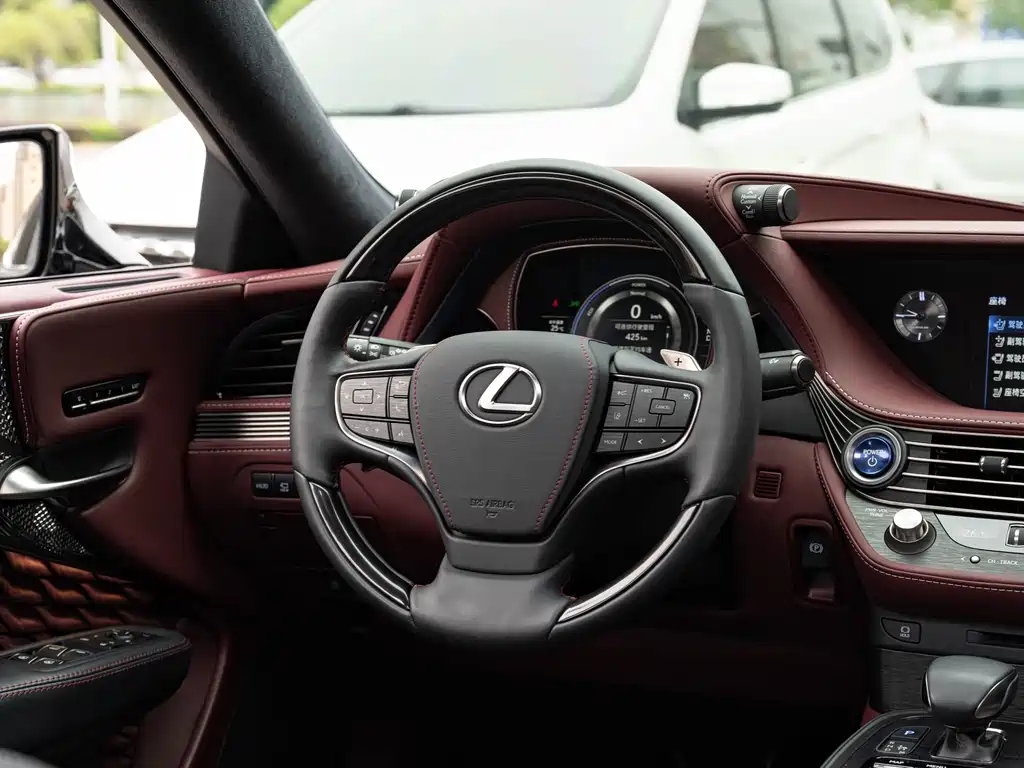 Lexus LS — миниатюра 14