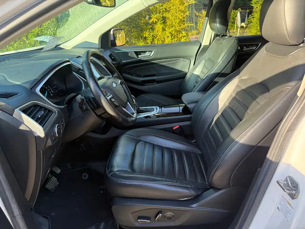 Ford Edge — миниатюра 10