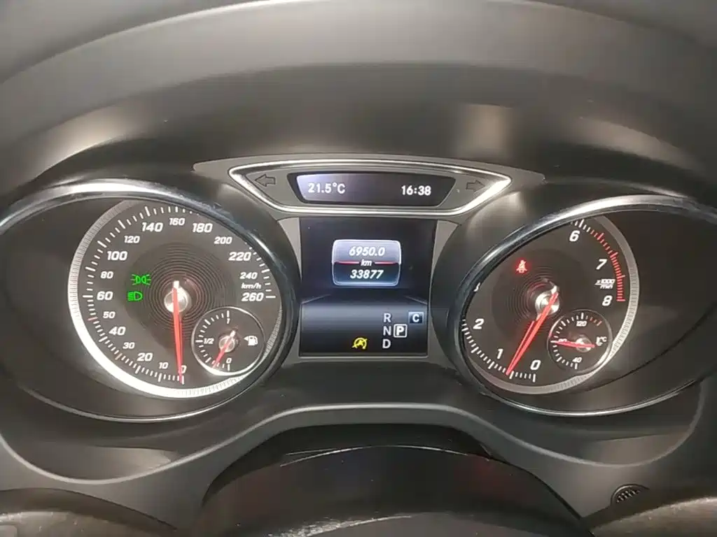 Mercedes-Benz GLA — миниатюра 12
