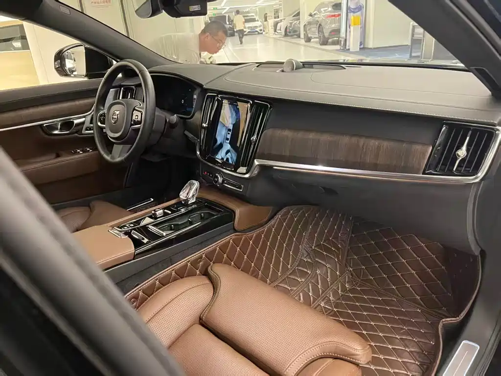 Volvo S90 PHEV — миниатюра 6