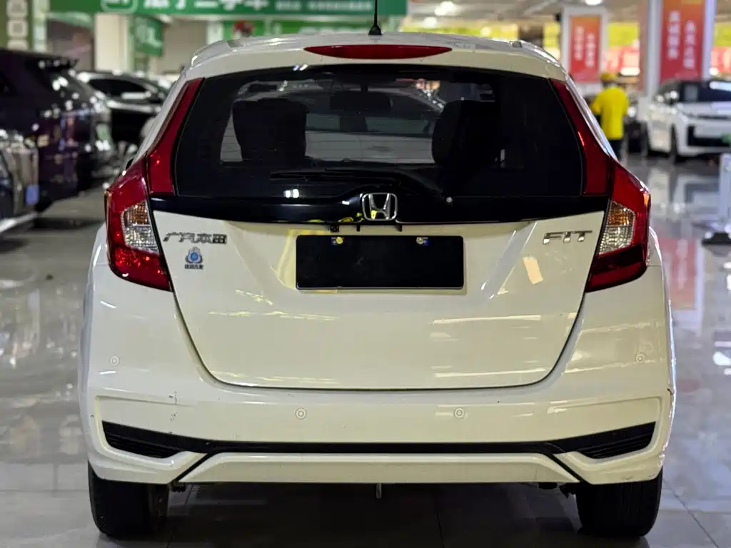 Honda Fit — миниатюра 8