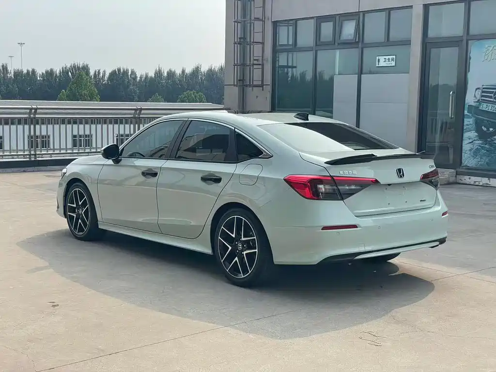 Honda Civic 2023 2.0L e:HEV
