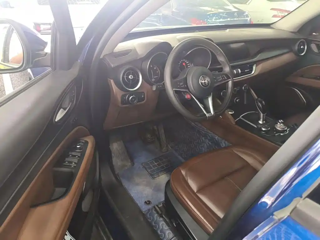 Alfa Romeo Stelvio — миниатюра 16
