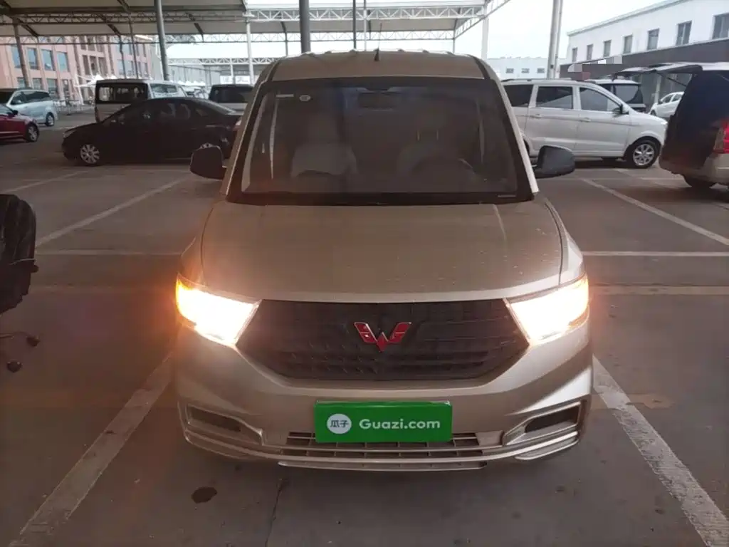 Wuling Hongguang V — миниатюра 3