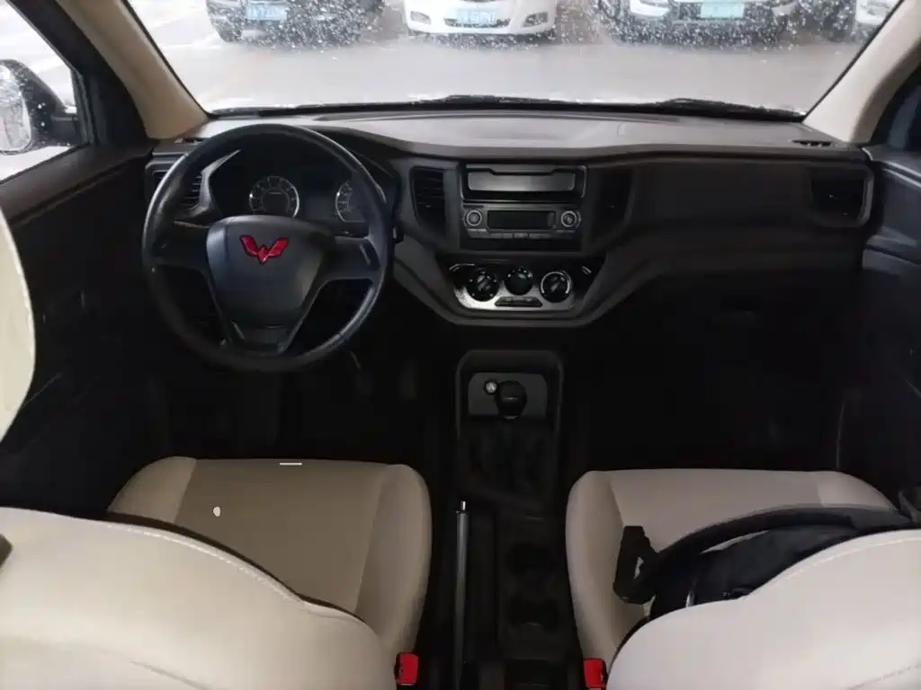 Wuling Hongguang V — миниатюра 10