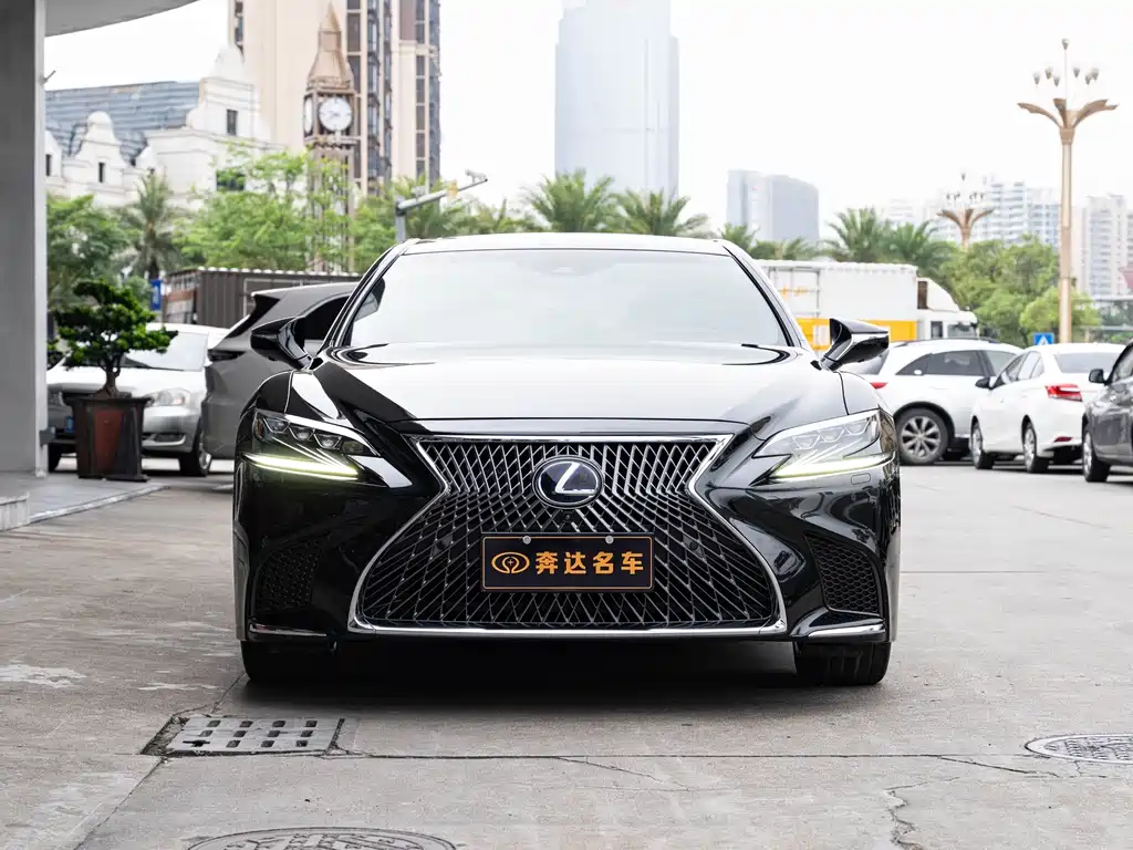 Lexus LS — миниатюра 2