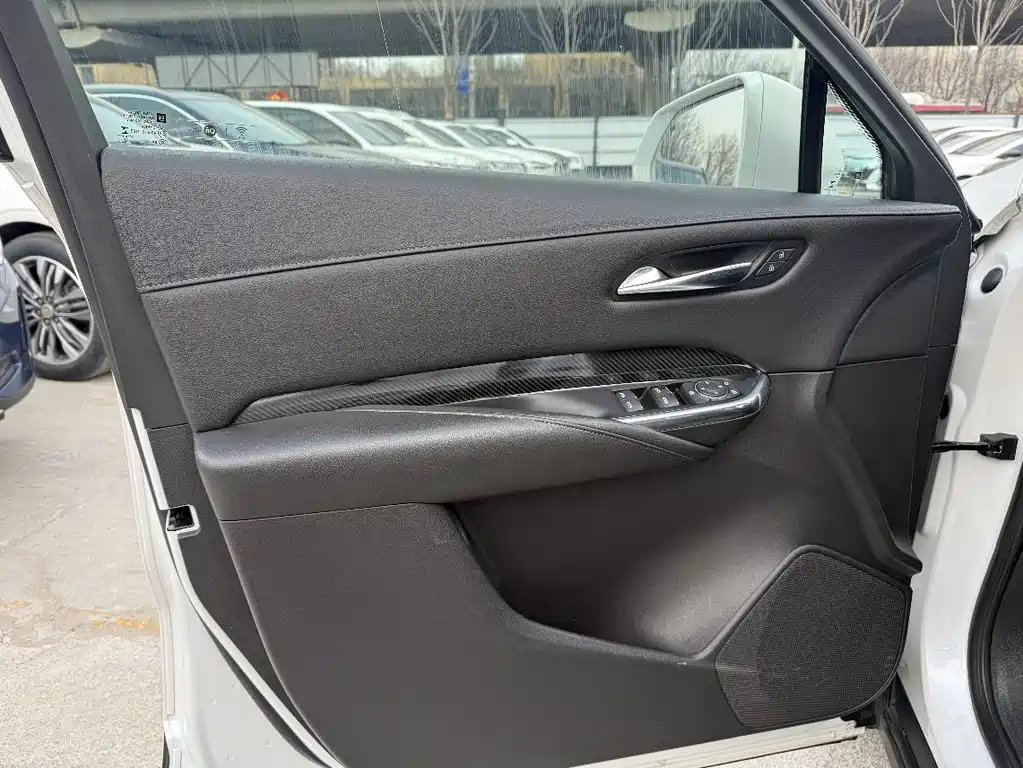 Cadillac XT4 2018 28T