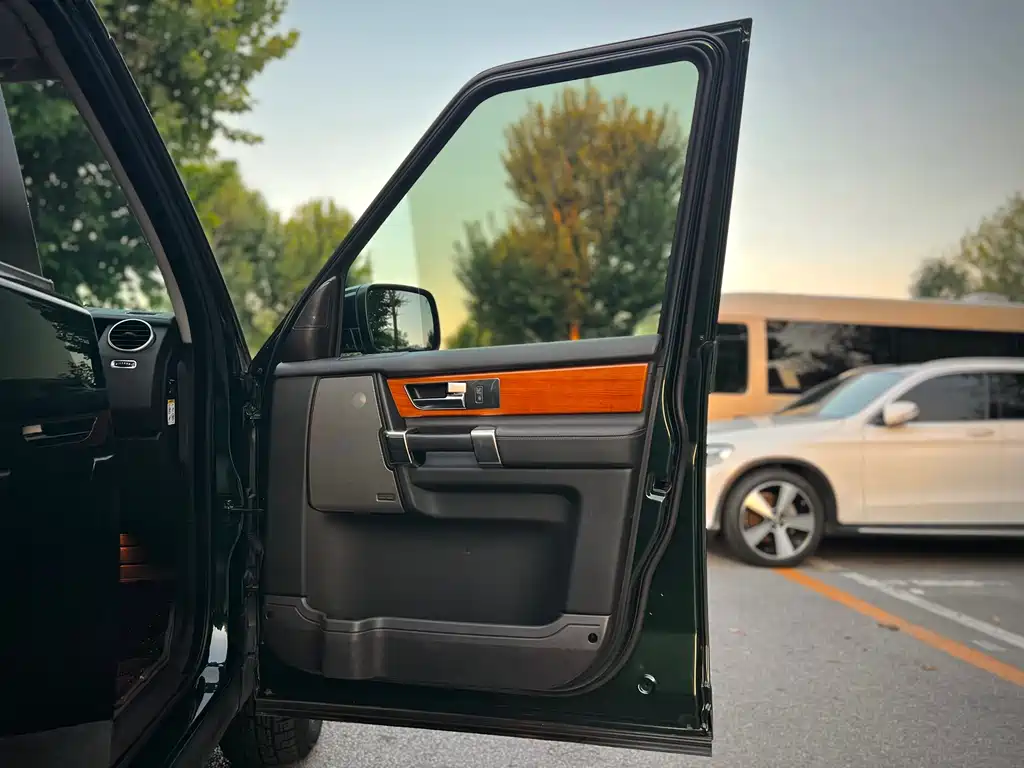 Land Rover Discovery — миниатюра 22