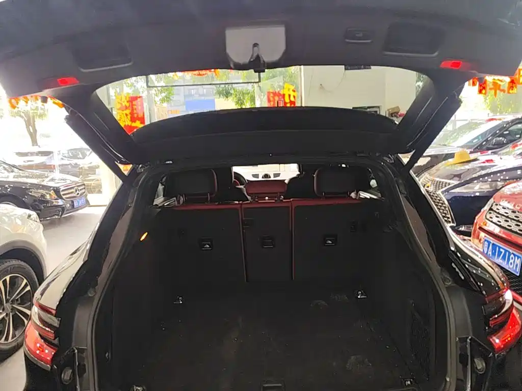 Porsche Macan — миниатюра 19