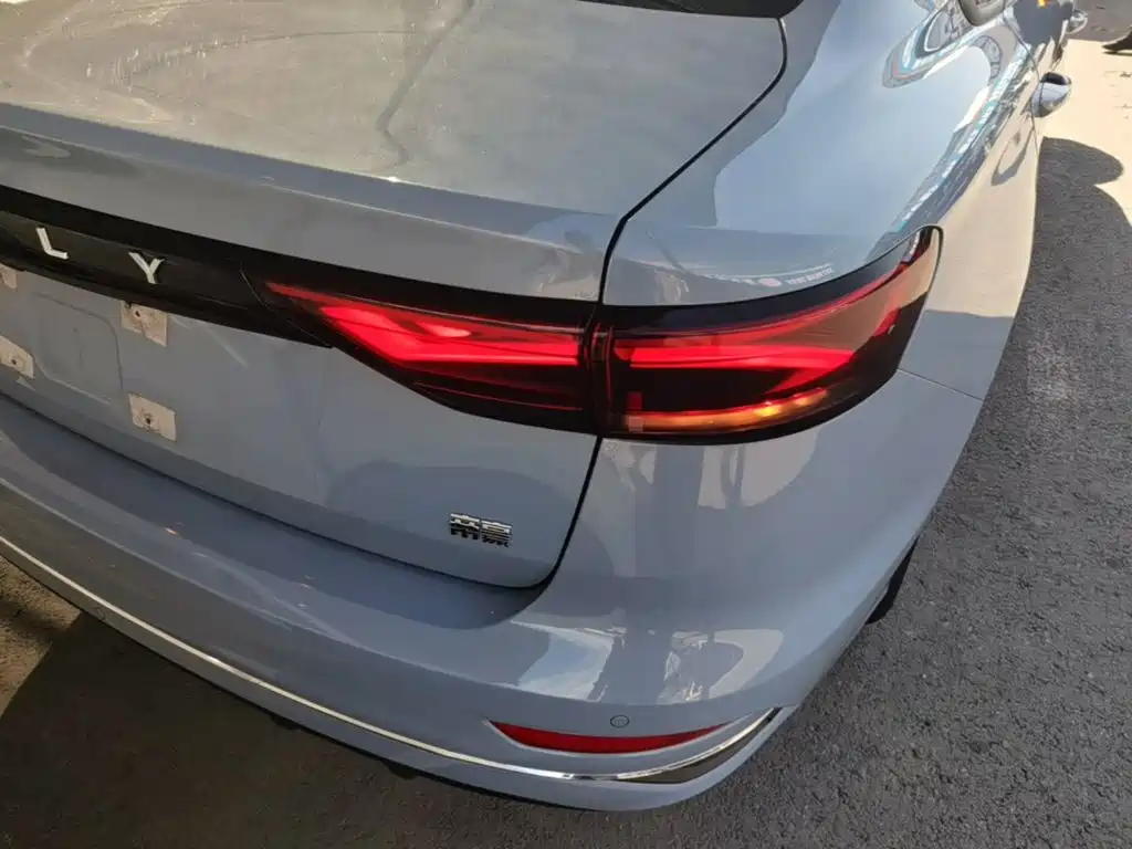 Geely Emgrand — миниатюра 8