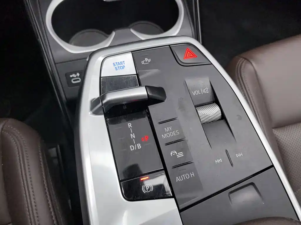 BMW iX1 — миниатюра 13