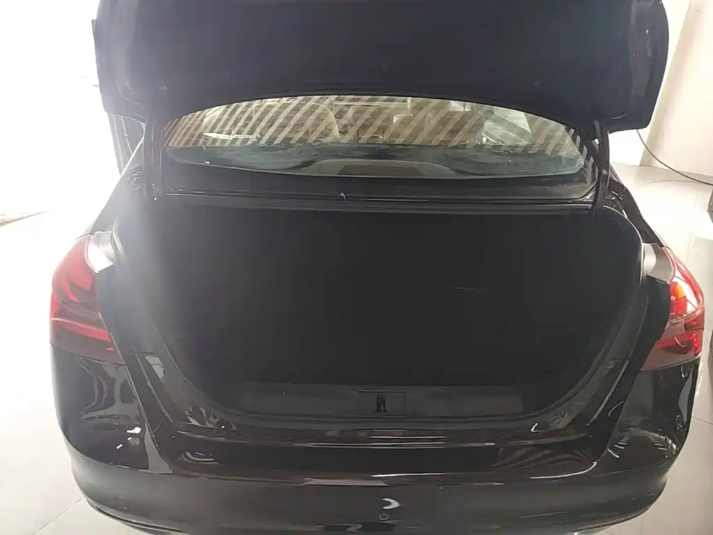 Geely Emgrand — миниатюра 19