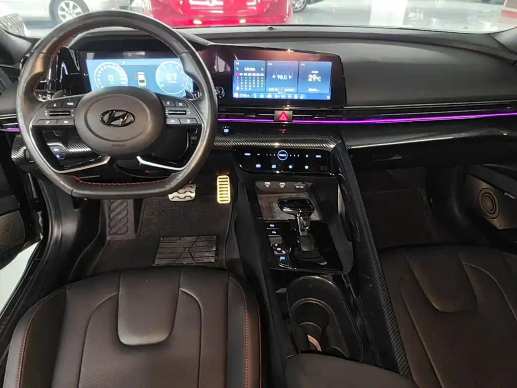 Hyundai Elantra — миниатюра 14