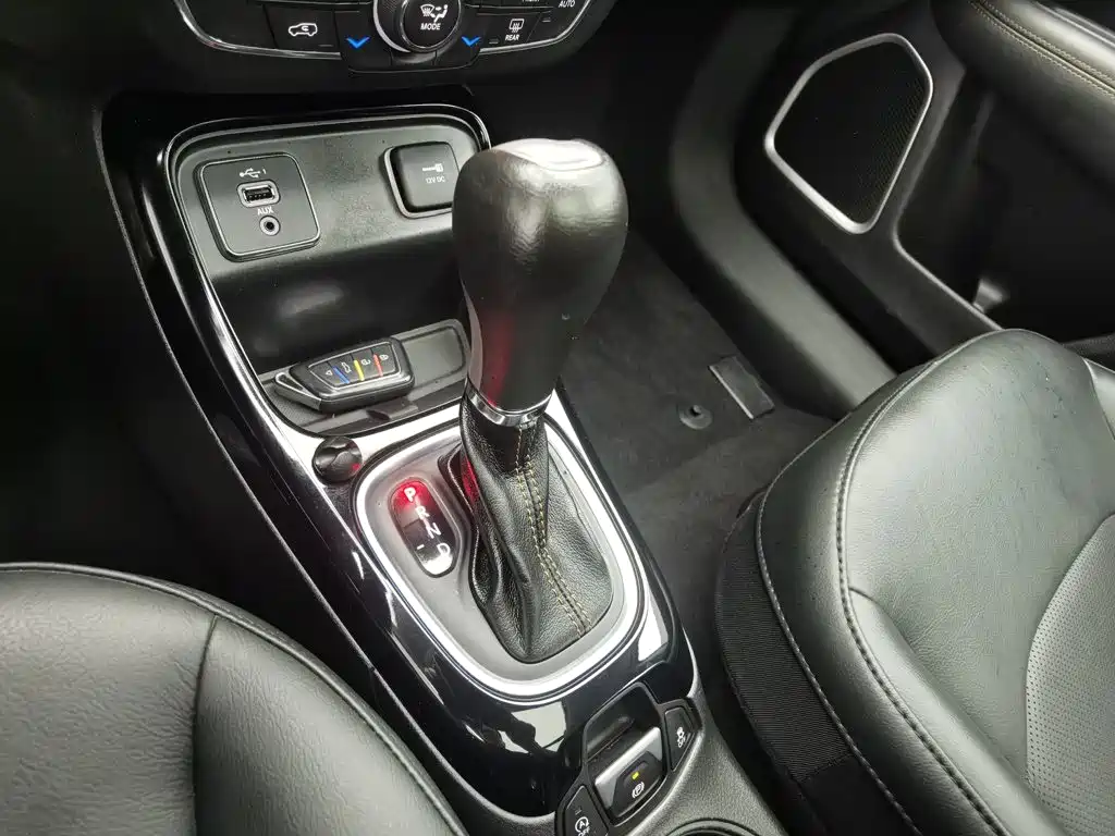 Jeep Compass — миниатюра 13