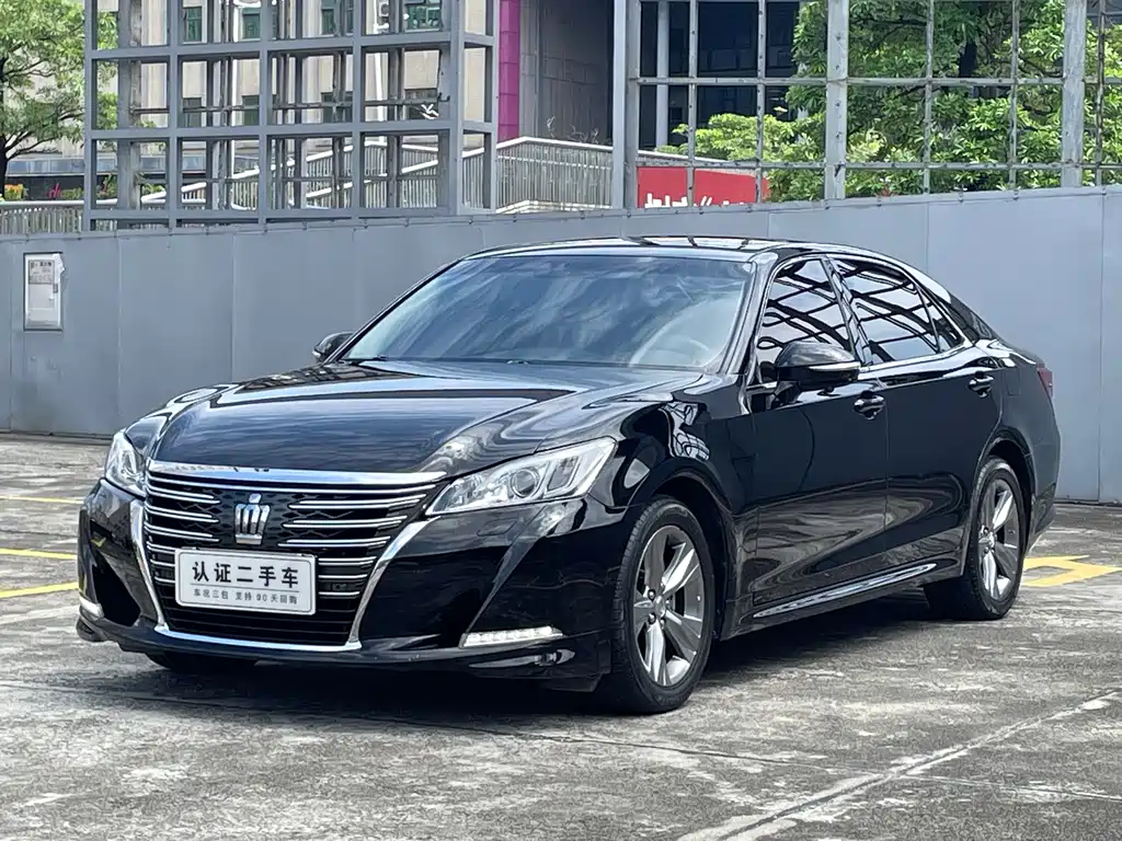 Toyota Crown 2017