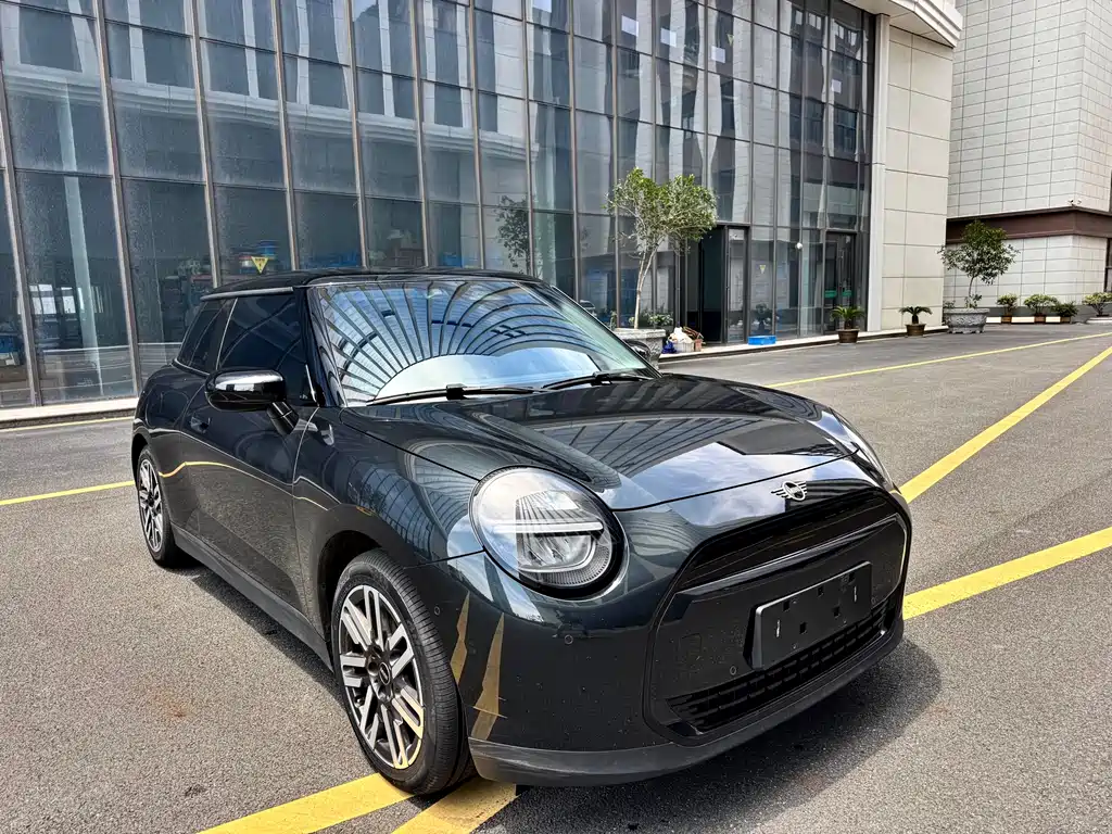 Mini COOPER 2024 456km COOPER E
