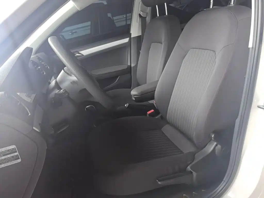 Volkswagen Jetta — миниатюра 15