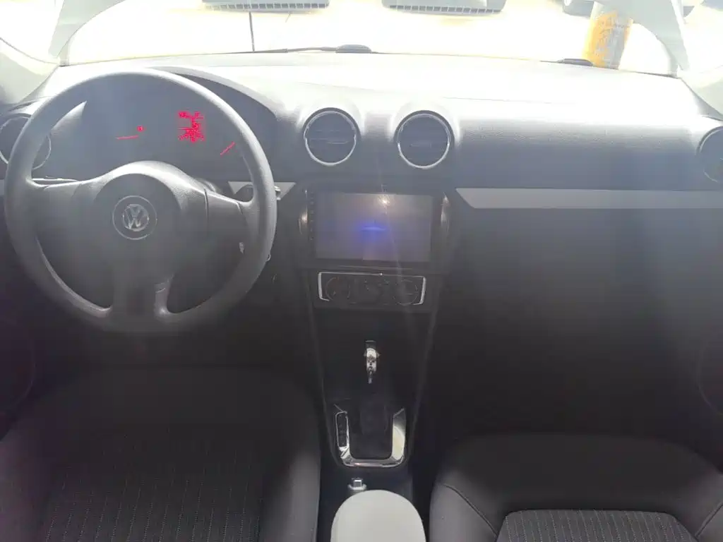 Volkswagen Jetta — миниатюра 10