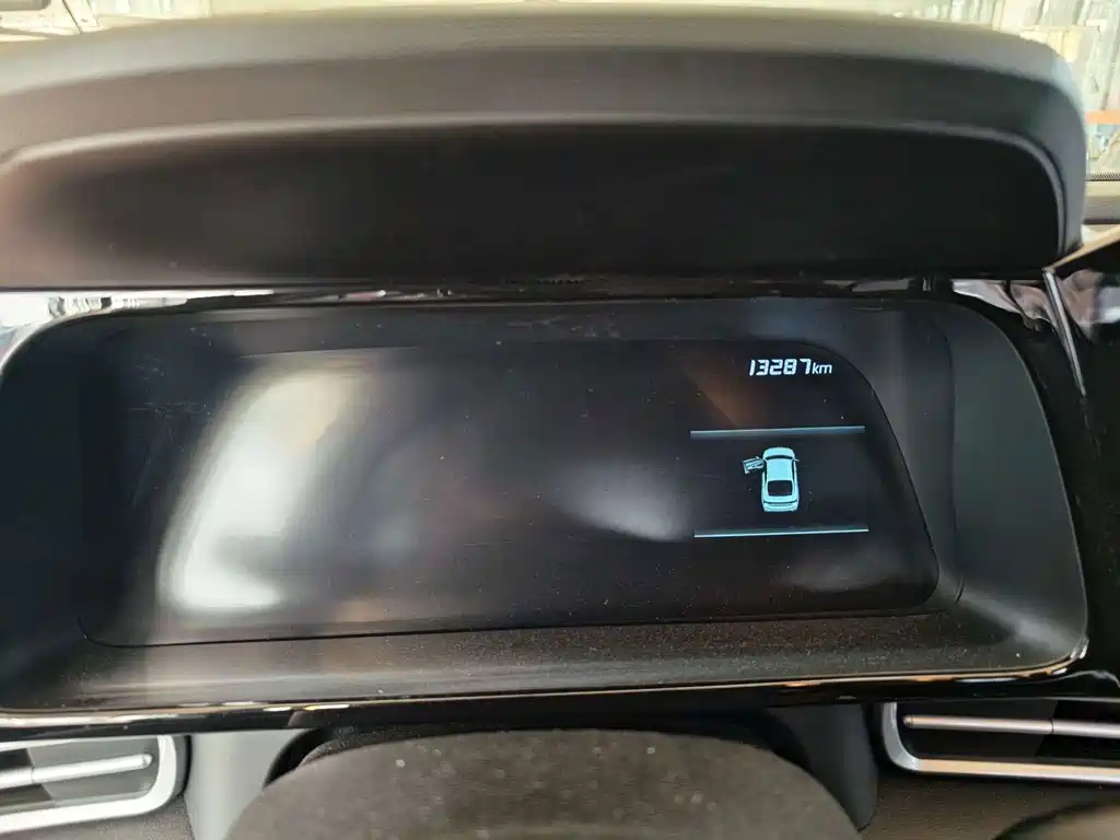 Hyundai Elantra — миниатюра 7