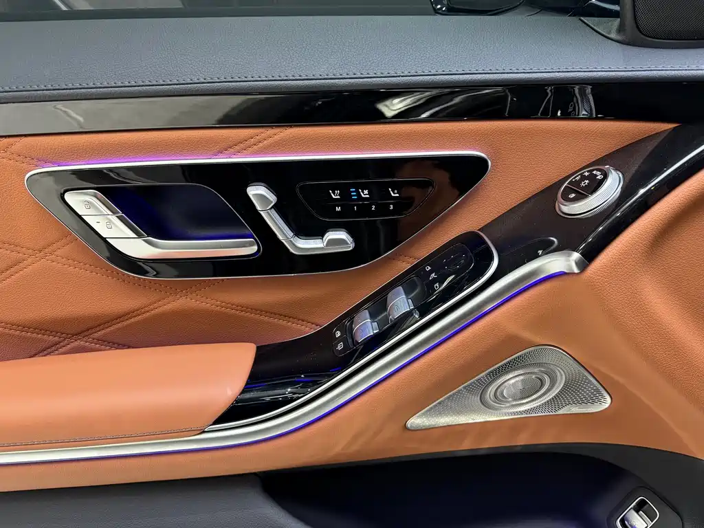 Mercedes-Benz S-Class — миниатюра 11