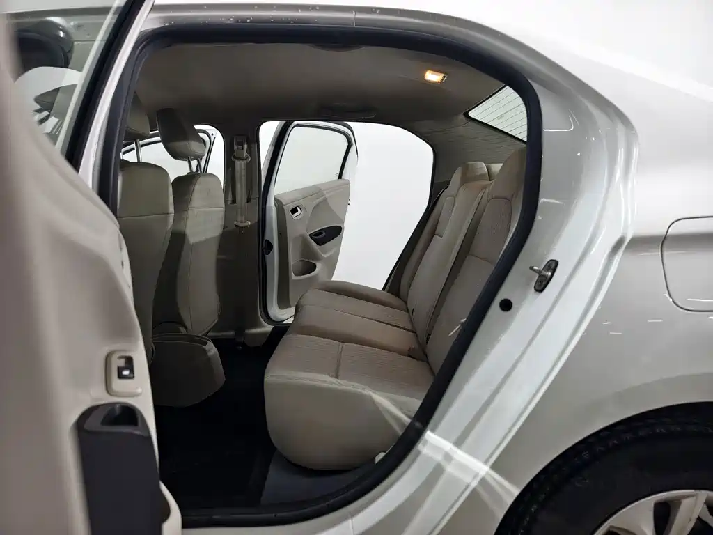 Citroen Elysee — миниатюра 12